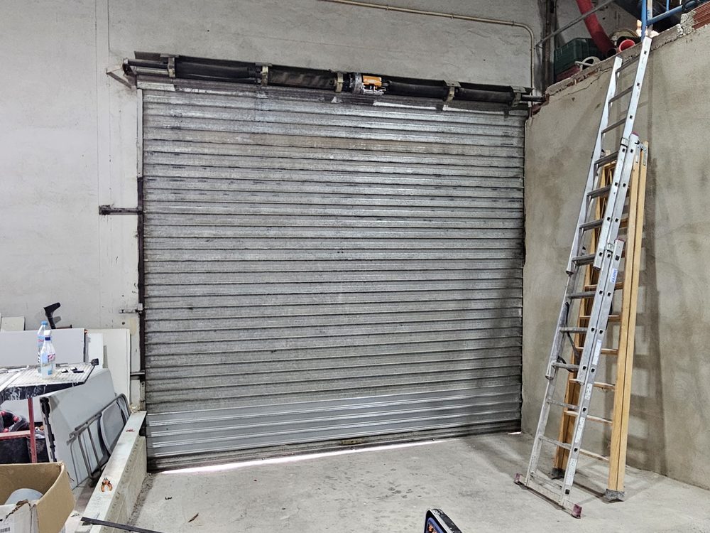 Cierre enrollable de un local comercial